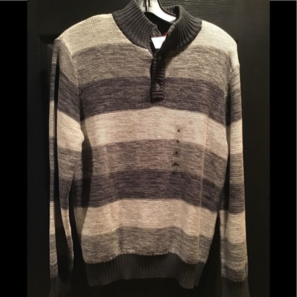 NWT BOYS STRIPED SWEATER